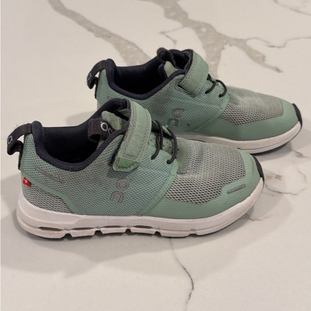 Mint Green Boys On Kids Cloud Shoes - Picture 3 of 5